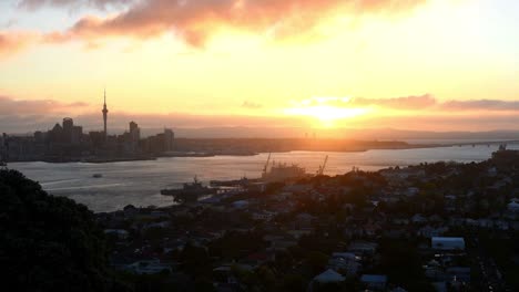 Timelapse-De-La-Puesta-De-Sol-En-La-Ciudad-De-Auckland,-Vista-Desde-El-Punto-Norte,-Nueva-Zelanda