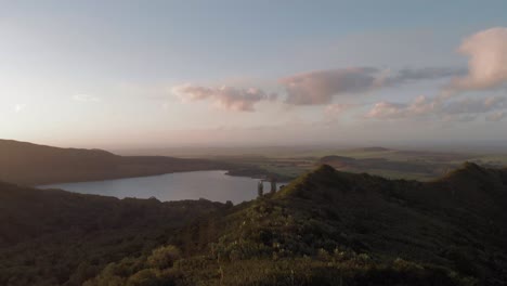 Hermosa-Vista-Del-Atardecer-Del-Norte-De-Mauricio