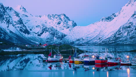 挪威洛福特群島 (lofoten islands) 挪威洛福登群島 (norway lofoten) 是挪威最著名的漁船之一