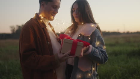 a gift for her boyfriend for valentine's day