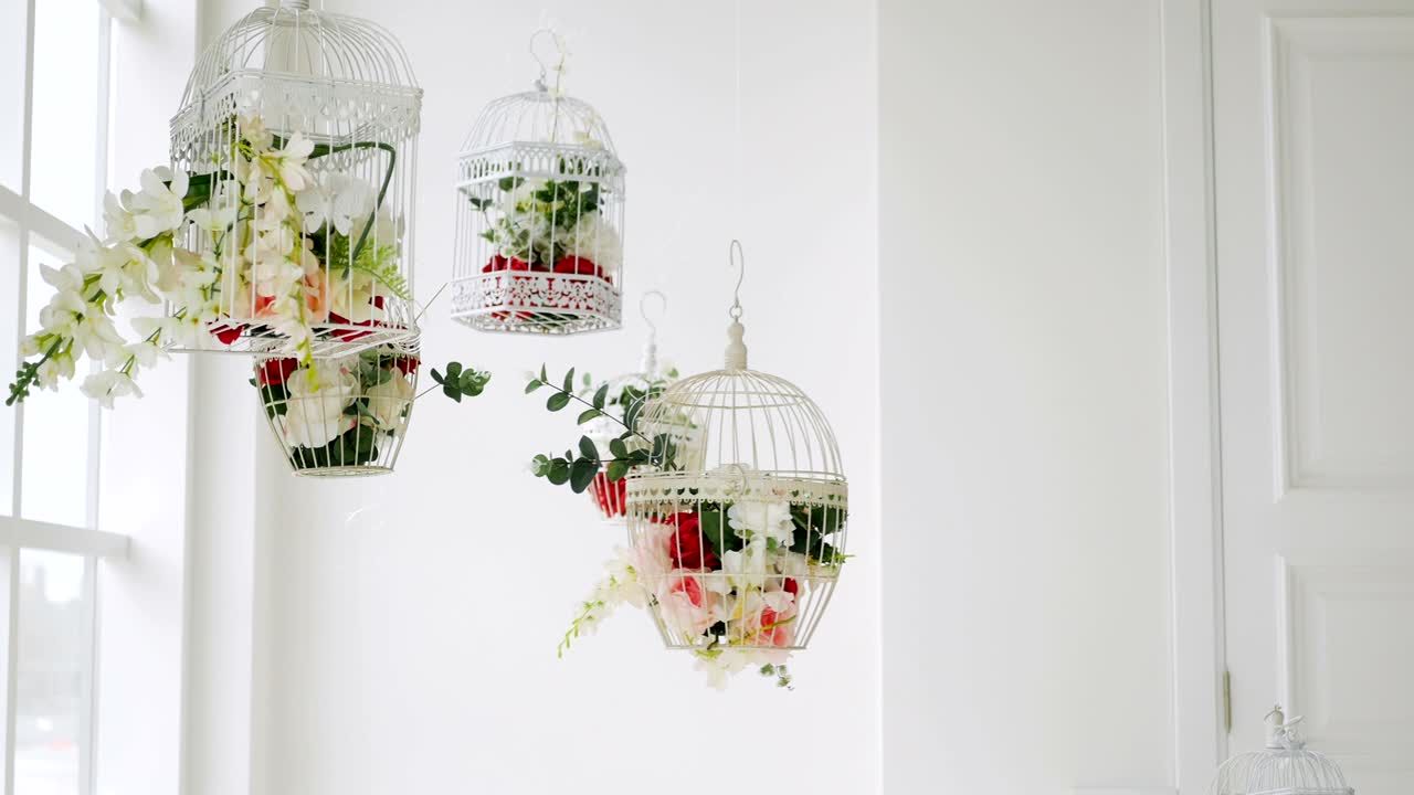 cells with artificial flowers wobble