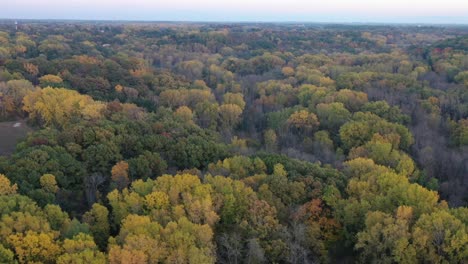 Luftaufnahme-Des-Baird-Creek-Parks-In-Green-Bay,-Wisconsin