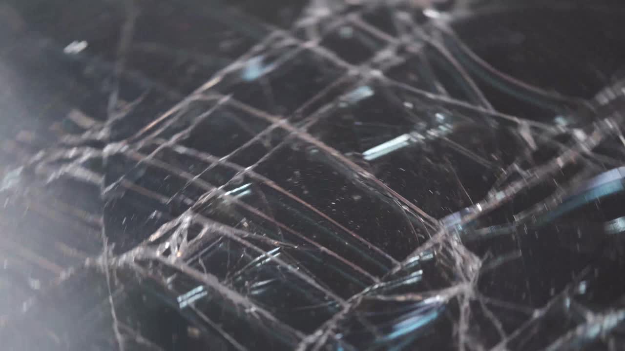 pantalla de teléfono móvil rota