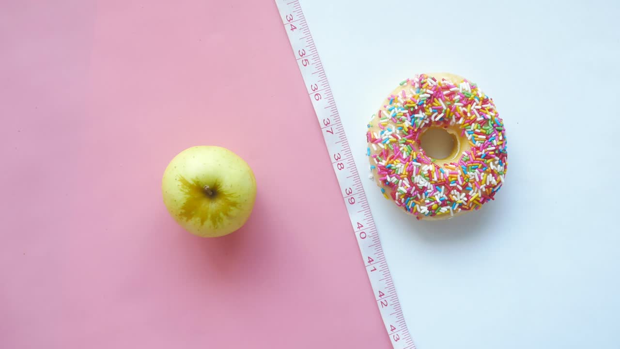 건강한 음식 선택과 건강하지 않은 음식 선택