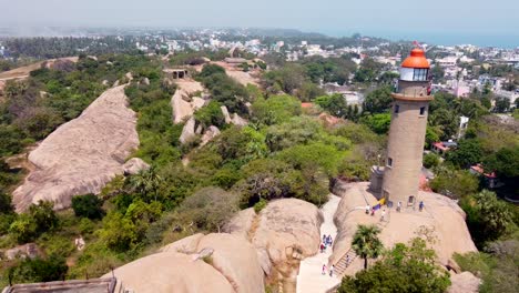 The-Group-of-Monuments-at-Mahabalipuram-is-a-collection-of-7th--and-8th-century-CE-religious-monuments-in-the-coastal-resort-town-of-Mahabalipuram,-Tamil-Nadu,-India-and-a-UNESCO-World-Heritage-Site