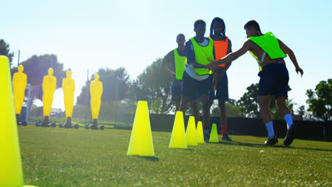 players practicing soccer 4k