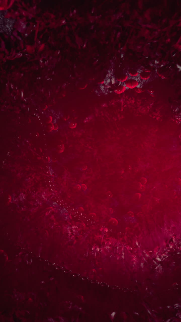 Horror vudú con tentáculos rojos
