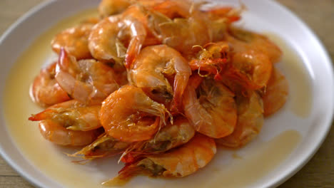 Sweet-shrimps-is-Thai-dish-which-cooks-with-fish-sauce-and-sugar---Asian-food-style