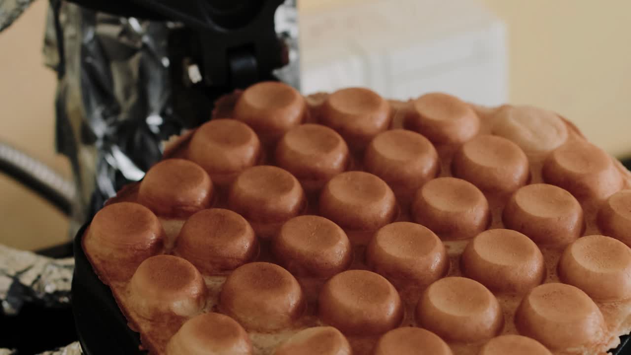 맛있는 와플을 요리하는 와플 철