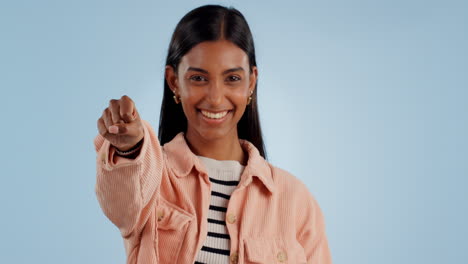 Happy-woman,-phone-and-green-screen-with-mockup