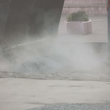 trabajo manual en el sitio de construcción
