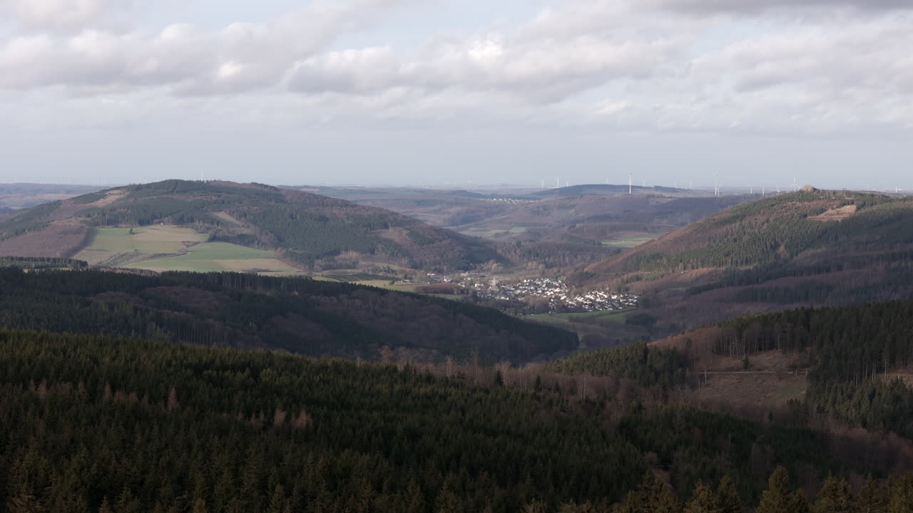 Ländliche Leinwand: Die malerischen Himmel des Sauerlandes