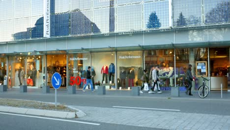 peak performance store exterior