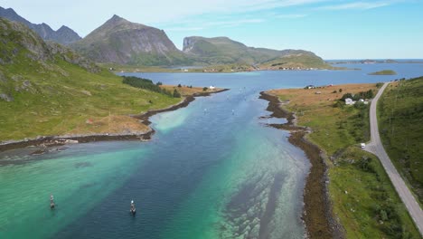 Corrientes-De-Agua-En-Nesstraumen,-Islas-Lofoten,-Noruega---Círculos-Aéreos-4k