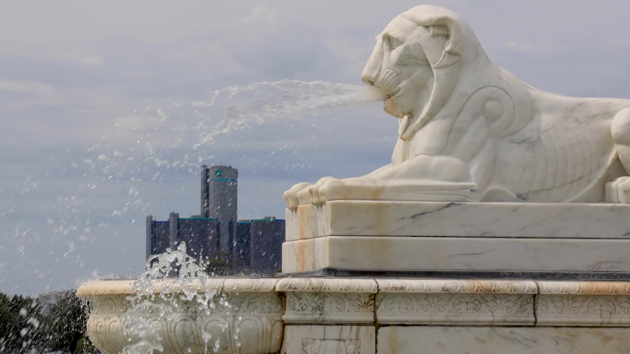 водный фонтан belle isle и detroit