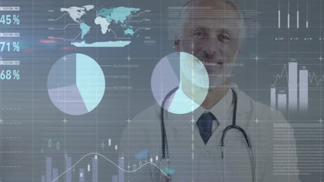 animación de la interfaz infográfica sobre un caucásico sonriente con los brazos cruzados en el hospital
