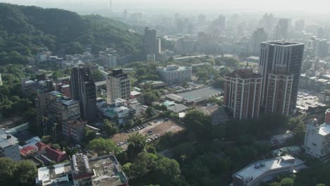 Drohnenansicht-Von-Wohngebäuden-In-Taipeh