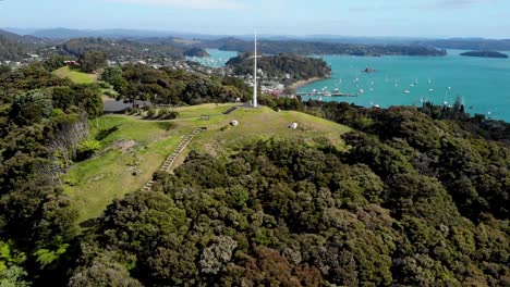 flagstaff hill, historic memorial in russell old new zealand capital