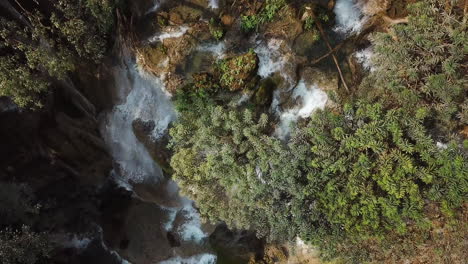 Kuang-Si-Falls,-Luang-Prabang,-Laos