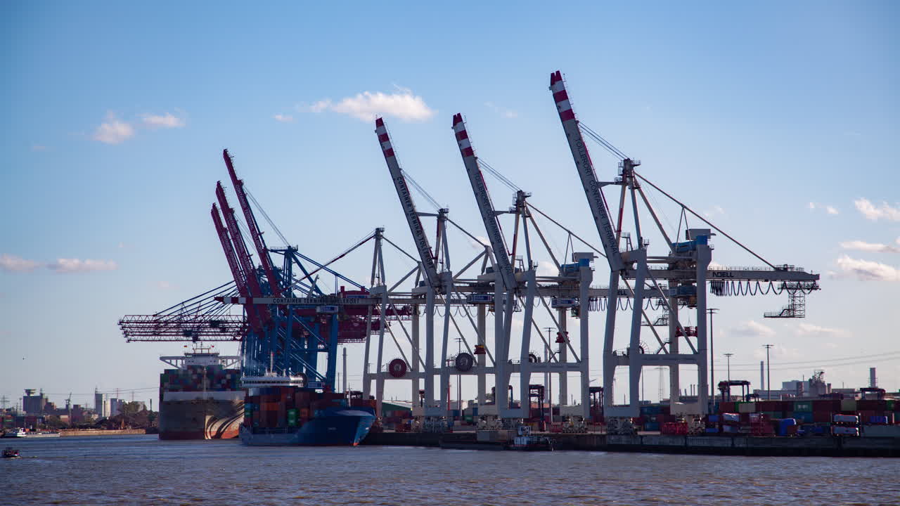 Hamburg Container Port &amp;amp;amp; Harbor Cranes