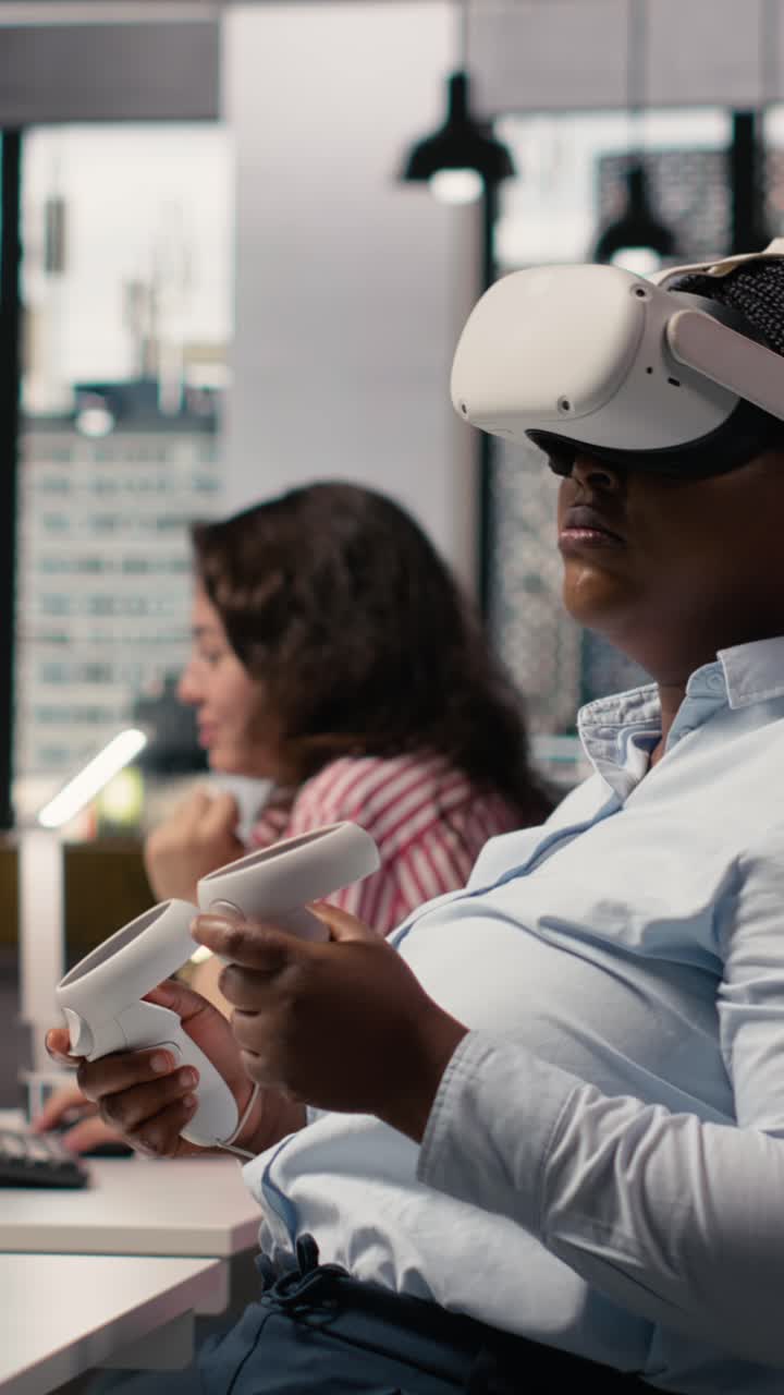 Vertikal video VR-headset-simulering, arkitektonisk plantegning, design af lejlighedsindretning