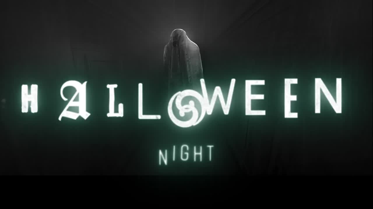 animación de texto de la noche de halloween sobre fantasma en fondo negro