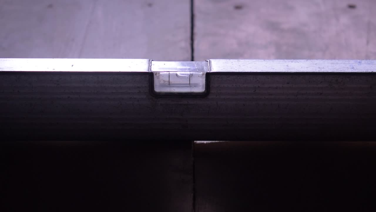 controlar la superficie con la herramienta de medición-5