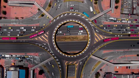 Rotonda-Elevada-Sobre-Puente-Vehicular-Y-Rotonda-De-Primer-Nivel-Ubicado-En-La-Carrera-30-Con-Calle-6ta-En-Bogotá-Colombia