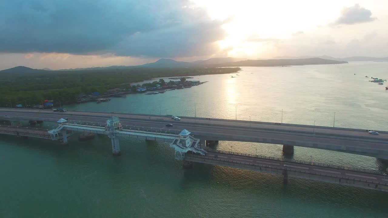 러브 스토리 사라신 브릿지