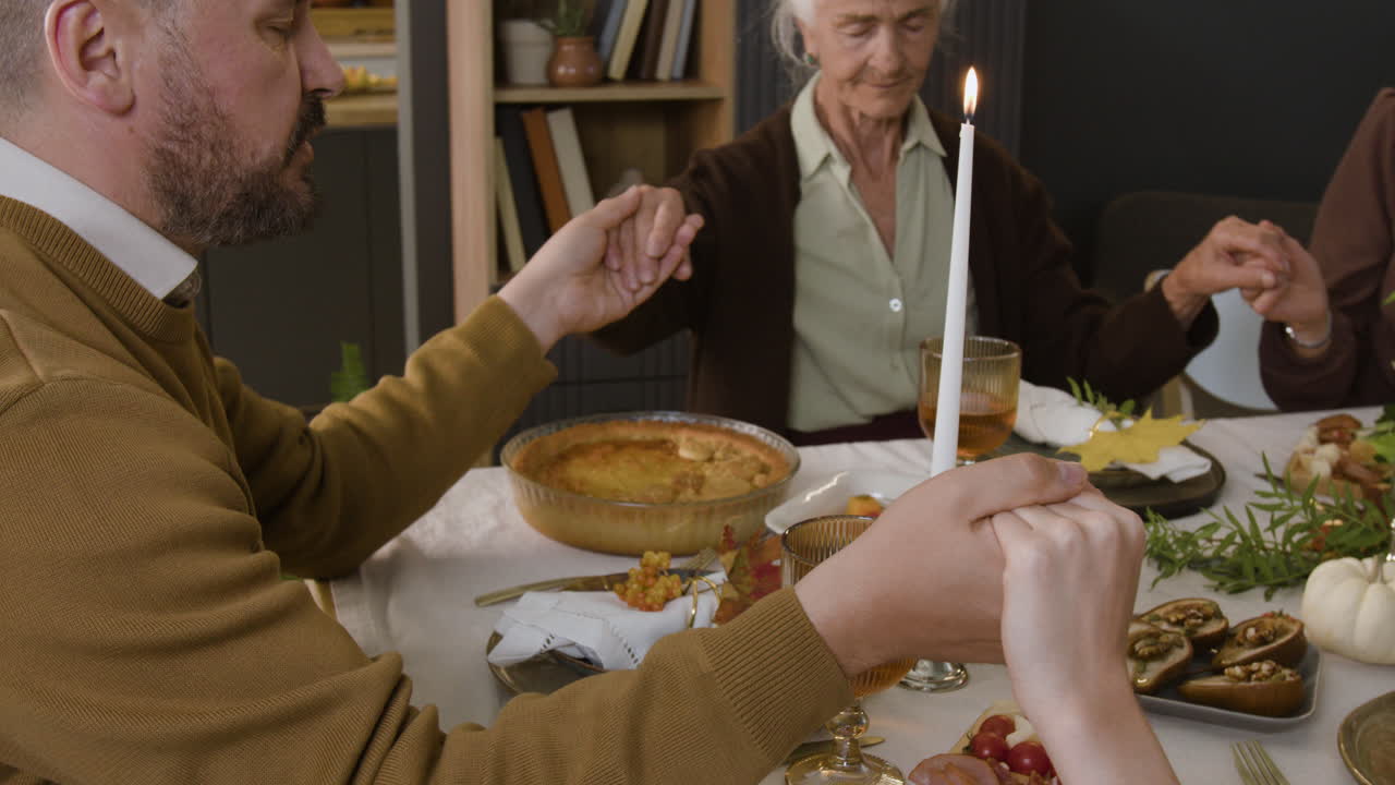 Family Thanksgiving Dinner Prayer