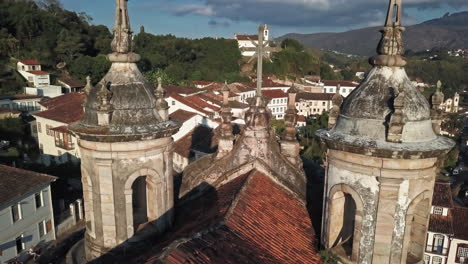 Aerial-Shot-of-Cathedral-and-Unesco-Heritage-Site-Ouro-Preto,-Brazil