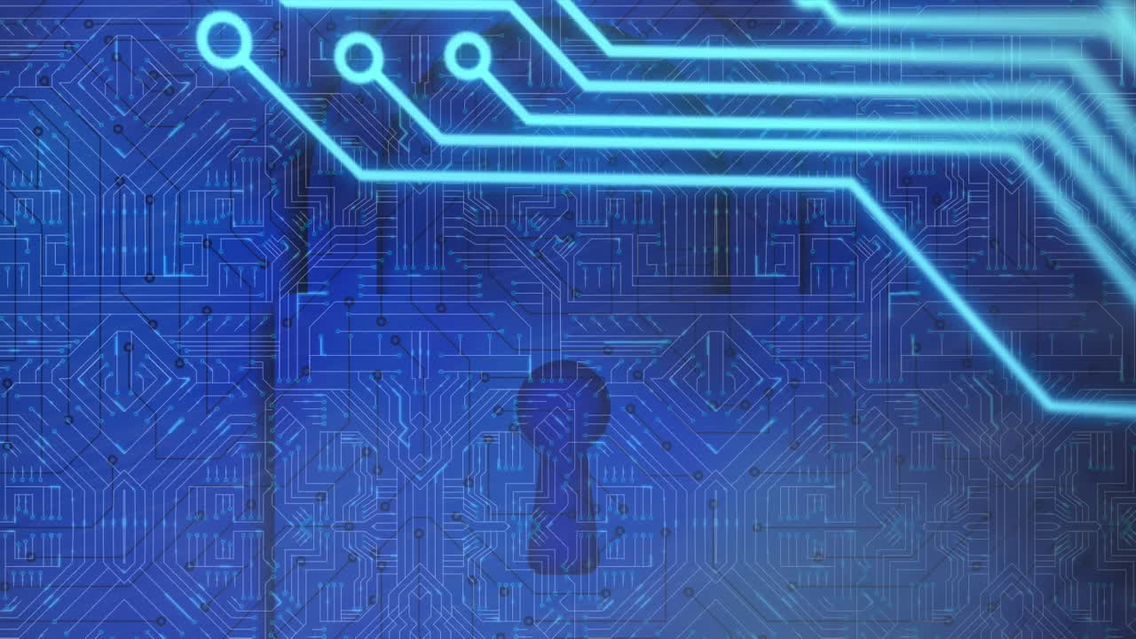 animación de un candado de seguridad en línea con procesamiento de datos en una placa de circuitos informáticos