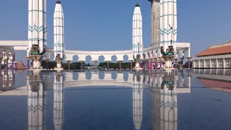 Timelapse-of-the-Great-Mosque-of-Central-Java-during-the-hot-sun,-Semarang,-Central-Java,-Indonesia