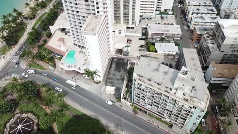 Hawaii-Aerial-Drone-View-of-Hotels-panning-to-Waikiki-Beach-in-Honolulu