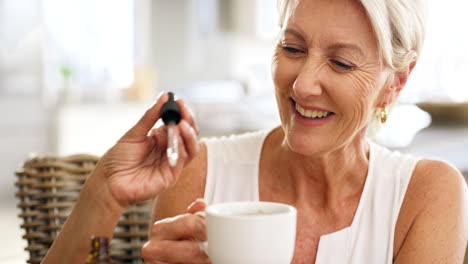 CBD-Öl,-Entspannen-Und-Freunde-Bei-Kaffee