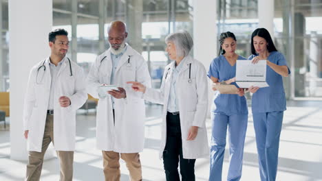 Teamarbeit,-Planung-Und-Tablet-Mit-Ärzten