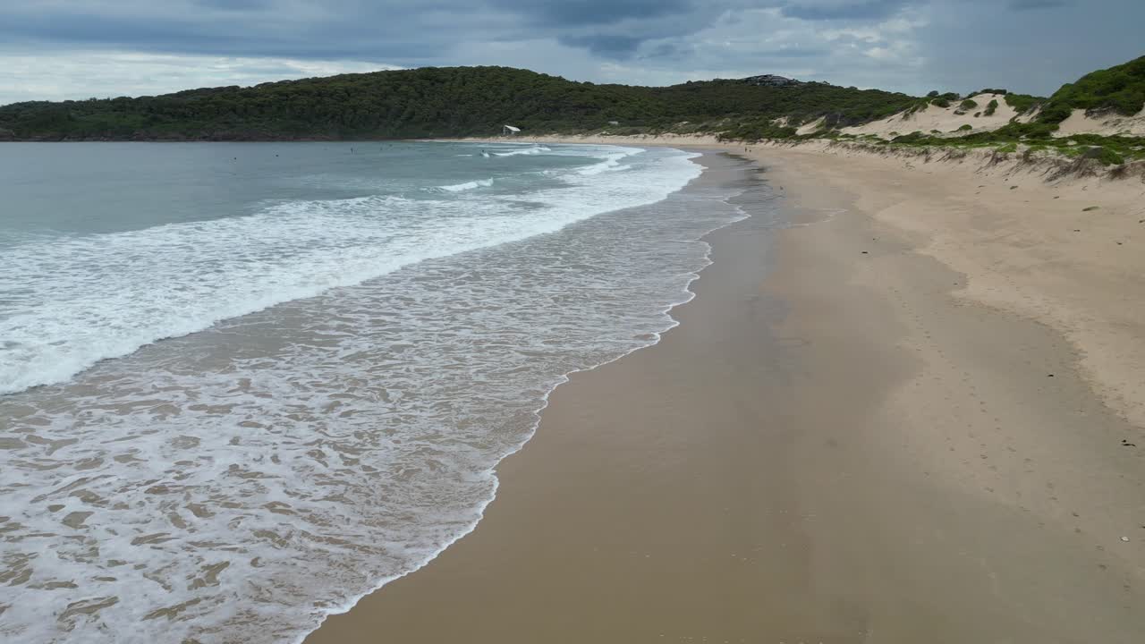 Ripresa aerea di One Mile Beach, NSW Australia.