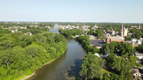 Saint-Michael-the-Archangel-Church,-on-the-banks-of-the-Raisin-River,-Monroe-Michigan,-USA