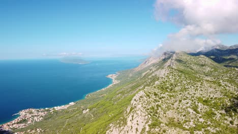 Malerische-Landschaft,-Berg-Odar,-Gradac-Und-Dorf-Brist-In-Süddalmatien,-Kroatien---Drohnenaufnahme-Aus-Der-Luft