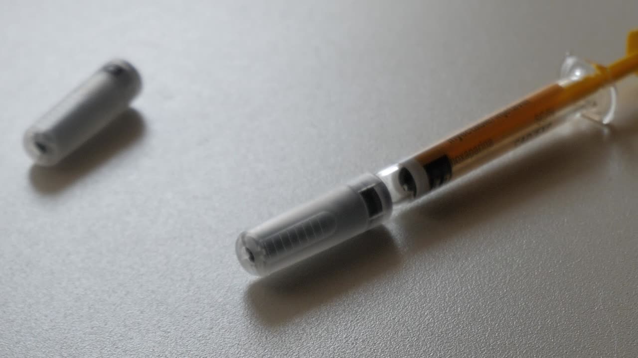 syringes and containers product shot