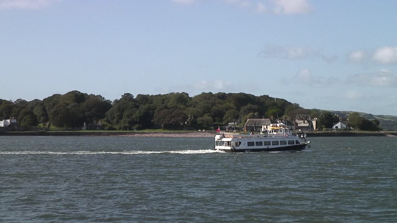 영국 플리머스 교외의 스톤하우스에 있는 윌리엄 왕립 양식장에서 내다보는 영국 해군의 주요 양식장이자 데본포트 조선소의 중요한 부속 시설이었습니다.