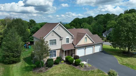 Large-American-home-with-three-car-garage