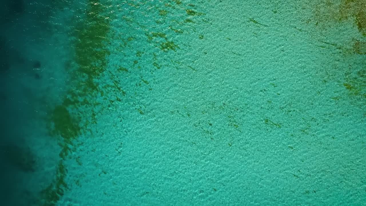 베네수엘라 로스 로케스에 있는 푸른 카리브 바다의 조감도