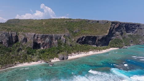 Increíble-Belleza-De-La-Playa-Y-La-Costa-De-Playa-Madama-En-República-Dominicana