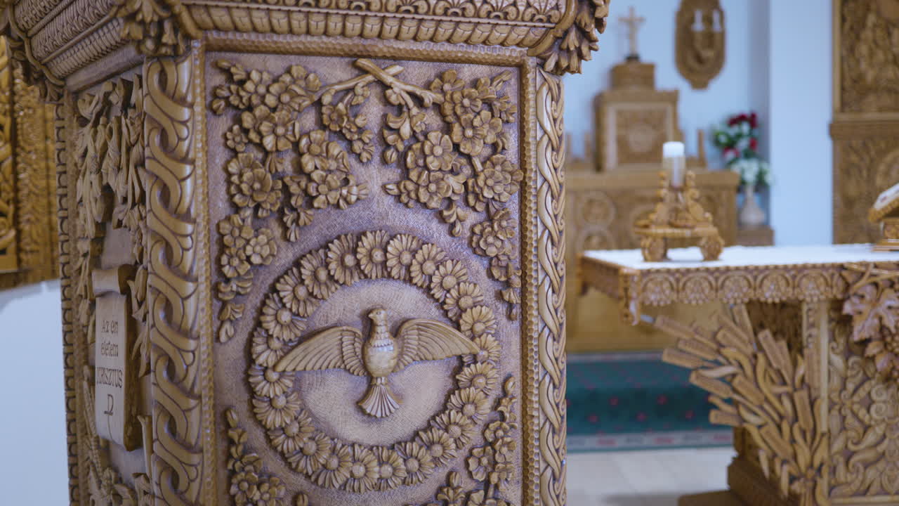 а красивая резьба в средневековом монастыре в будапеште