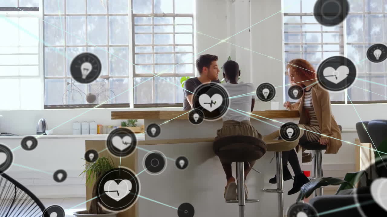 animación de la red de conexiones entre diversas personas de negocios en la oficina