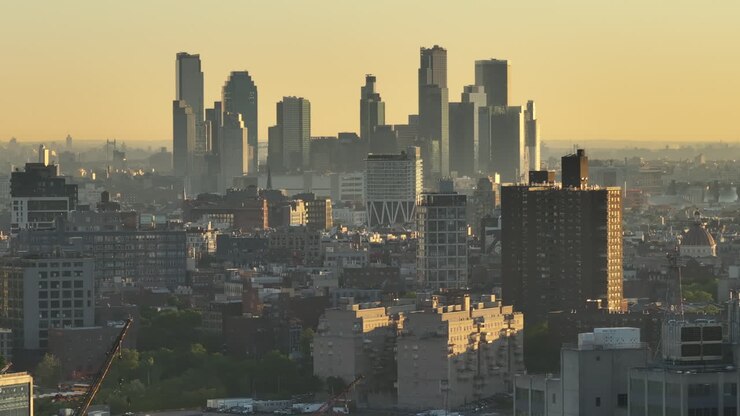 Vista aerea di Long Island City, Queens all'alba. Scatto a New York City