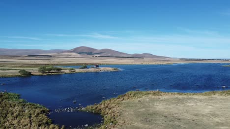 Discover-the-volcanic-Bughdasheni-Lake-in-Samtskhe-Javakheti-region,-Georgia