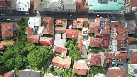 biblioteca de sarajevo en la ciudad