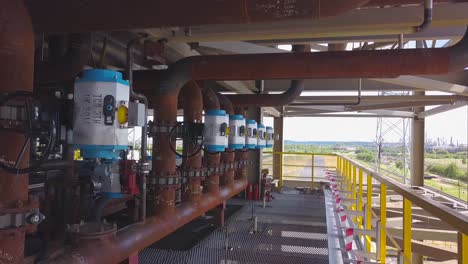 tuberías y válvulas de plantas industriales